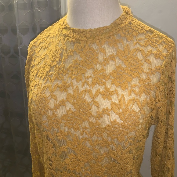 Ambiance lace long sleeve crop top 💛 - Picture 5 of 8
